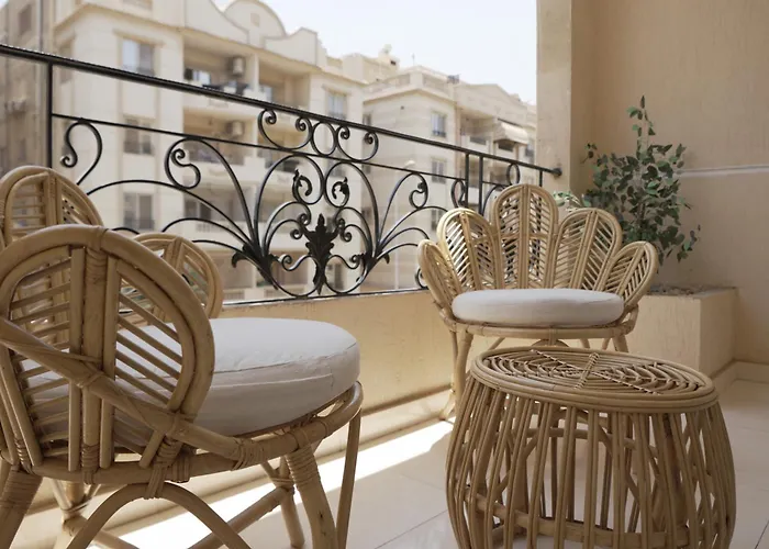 Viola Serviced Apartments By Elegant - Near Waterway Mall